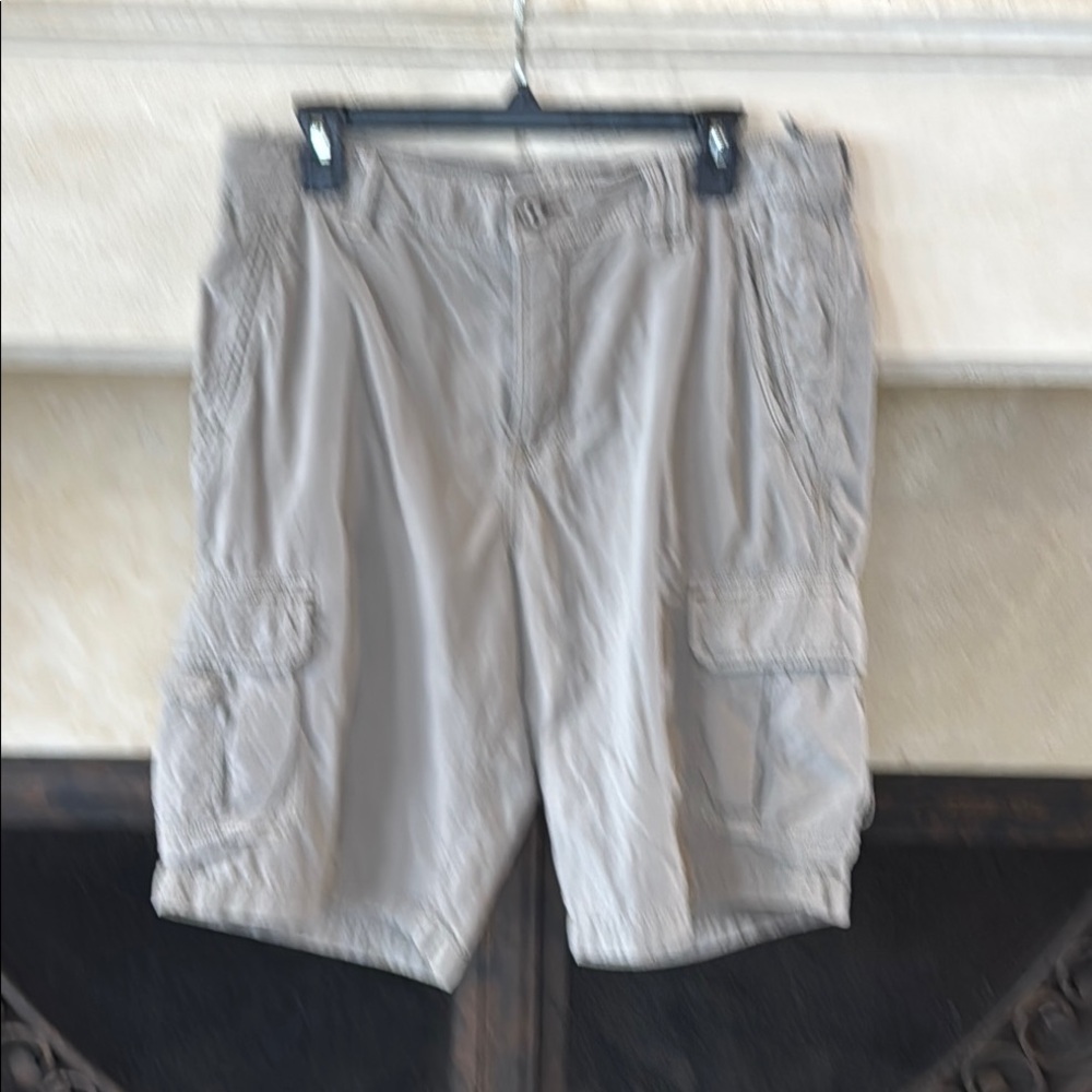 Men’s Tommy Bahama Tan Cargo Shorts with Relaxed Fit